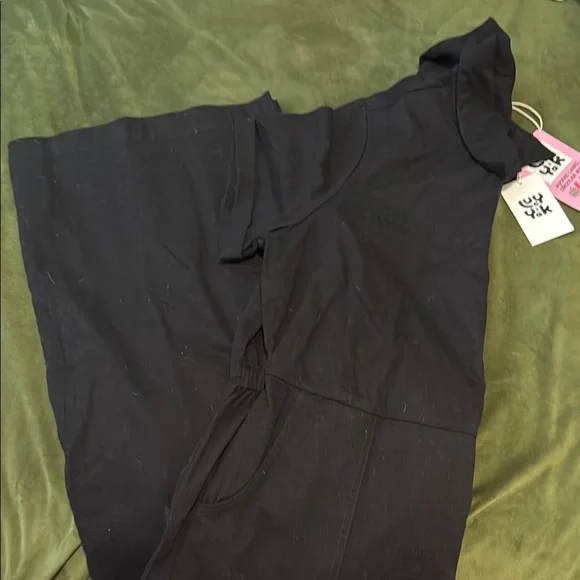 Black Short Sleeve Jumpsuit - Picture 4 of 4